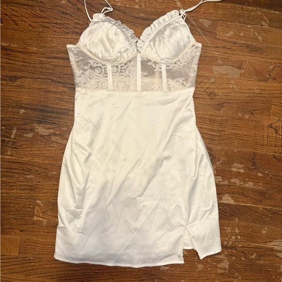 Selfie Leslie White Lace Wedding Dress - Picture 5 of 5